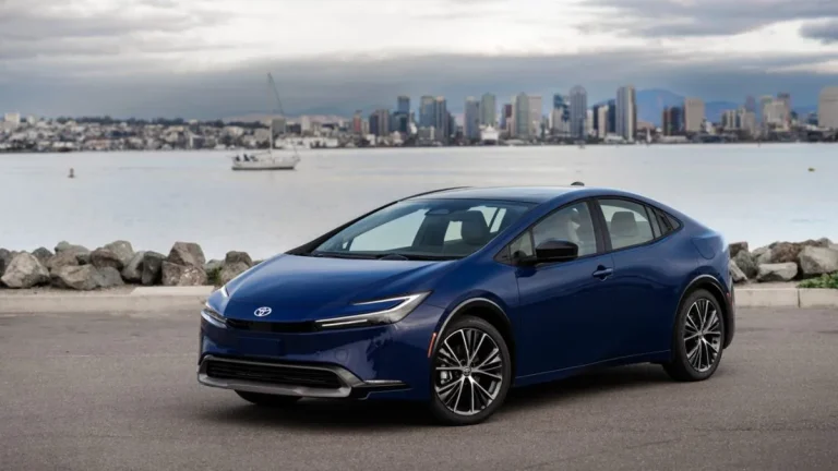 Toyota Prius Base HEV 2026