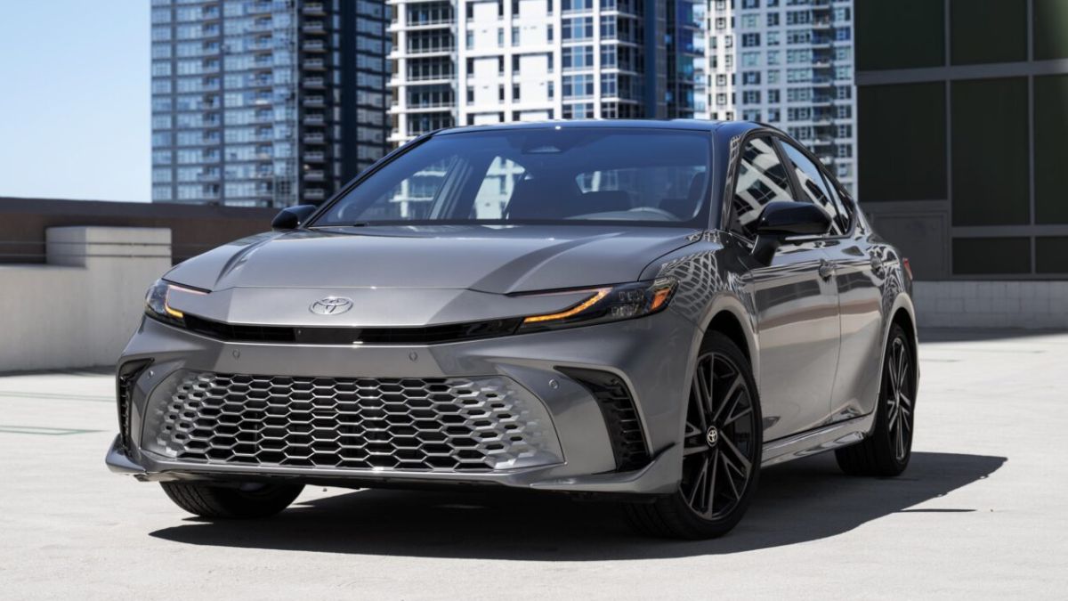 Toyota Camry HEV 2026