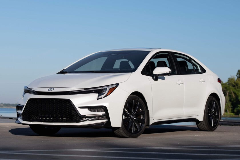 Toyota Corolla Base CVT 2026