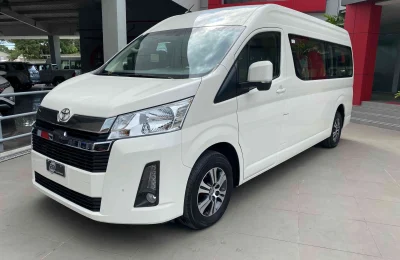 Toyota Hiace 12 Pasajeros 2026